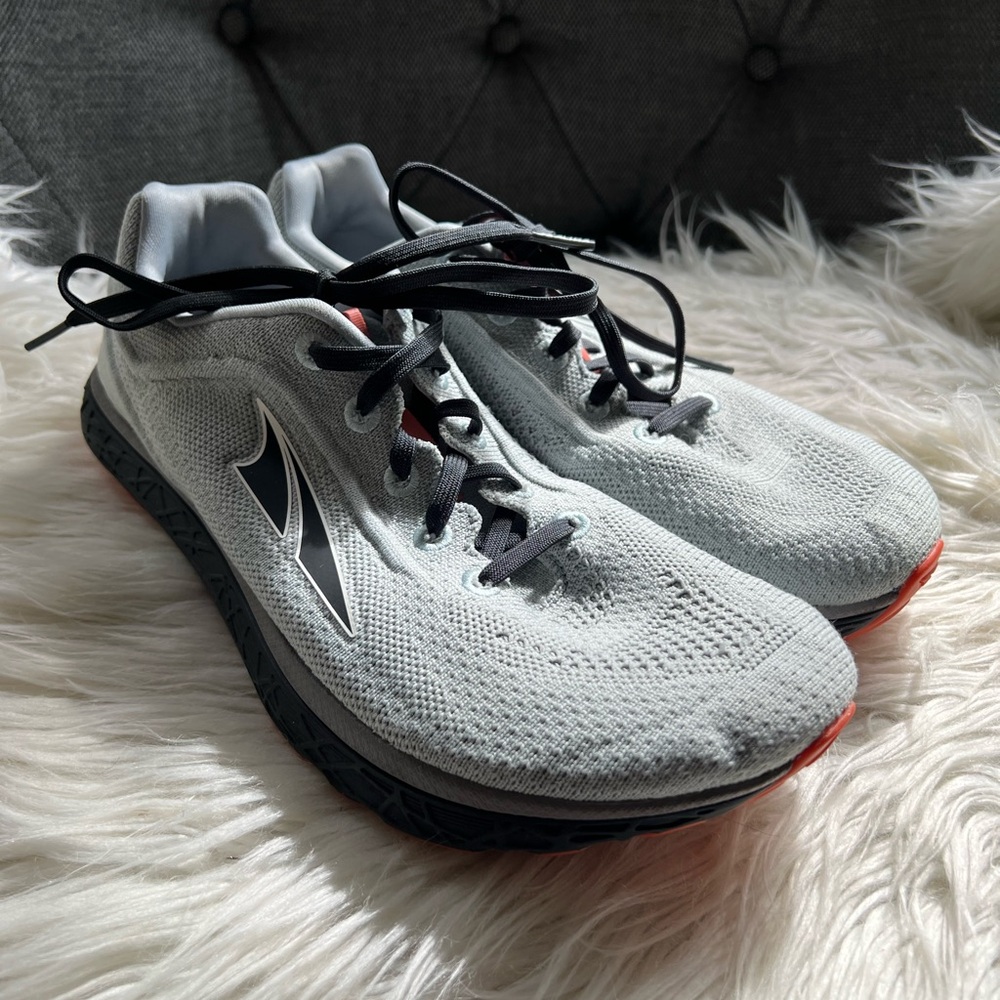Altra Escalante size 9.5 zero drop shoes